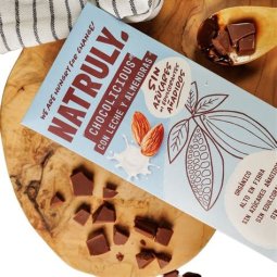 CHOCOLATE CON LECHE Y ALMENDRAS 85G NATRULY