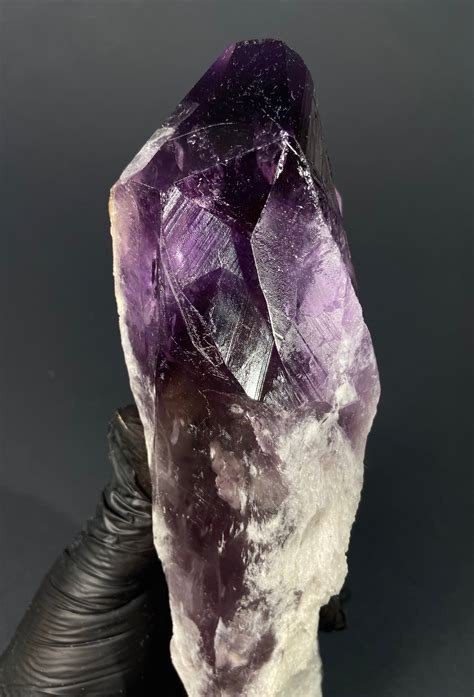 AMATISTA PIEDRA BRUTO