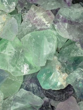 FLUORITA BRUTO PIEDRA