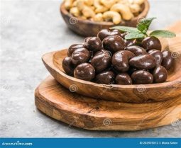 NUECES RECUBIERTAS DE CHOCOLATE